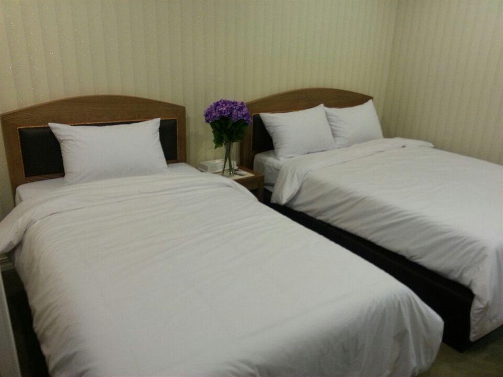 Amber Hotel Чеджудо Экстерьер фото
