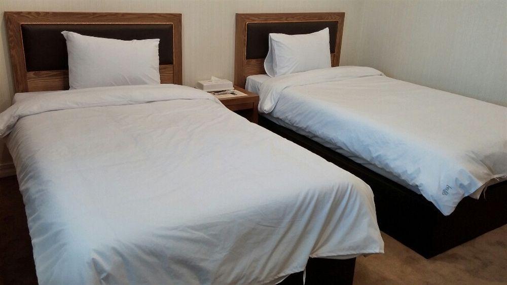 Amber Hotel Чеджудо Экстерьер фото