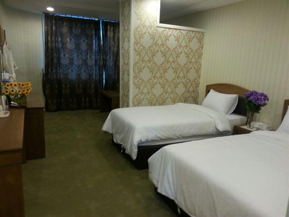 Amber Hotel Чеджудо Экстерьер фото