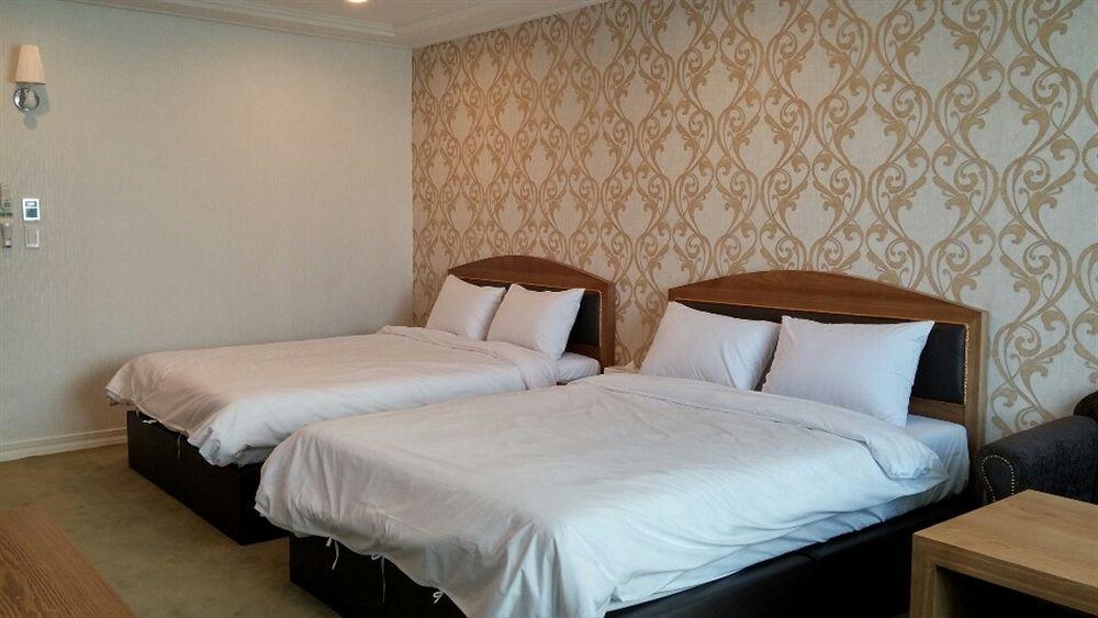 Amber Hotel Чеджудо Экстерьер фото